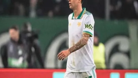 《篮球盛宴：深度解析步行者与火箭对决，掌握比赛脉搏！》